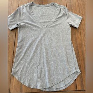 Lululemon V-Neck Short Sleeve Tee in Heather Gray